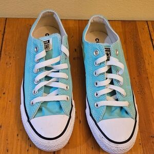 Converse Aqua Unisex Sneakers, Women 7/Men 5